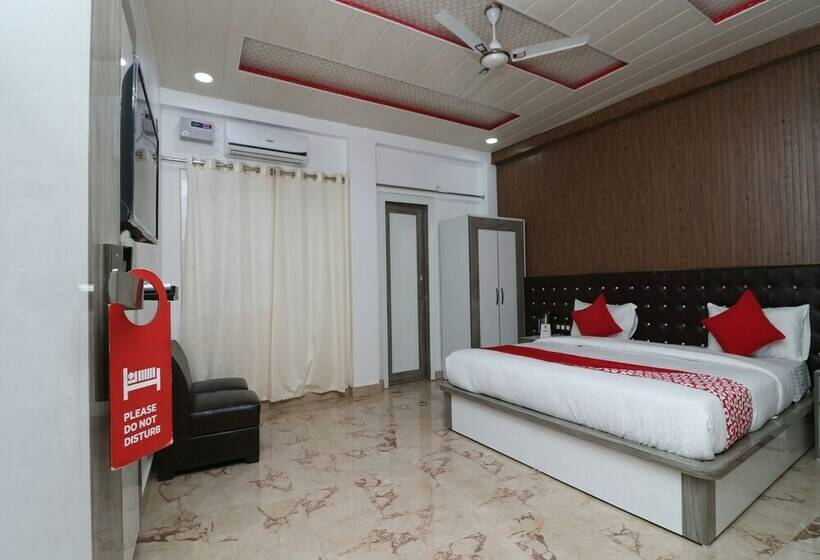 Hotel Capital O 13722  Walnut Inn