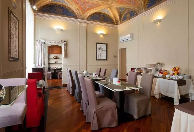 هتل Hnn Luxury Suites