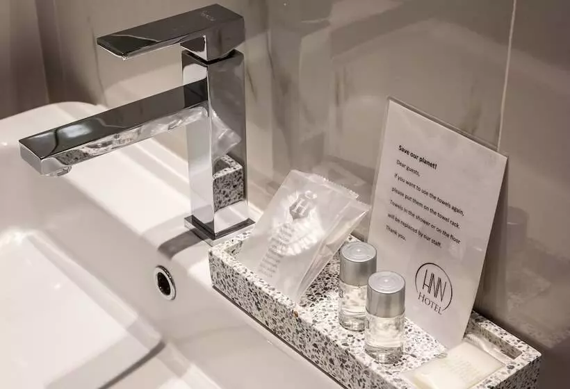 هتل Hnn Luxury Suites
