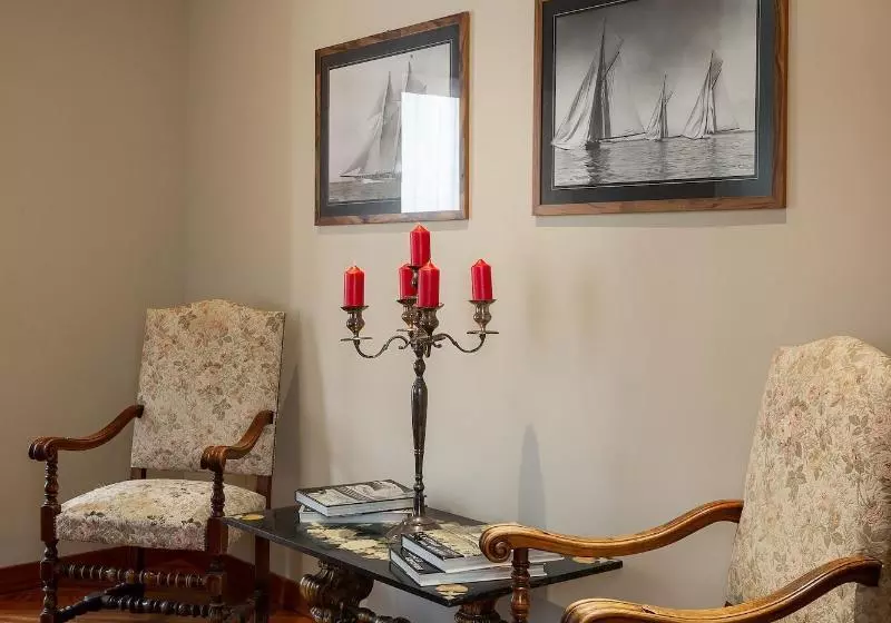 هتل Hnn Luxury Suites