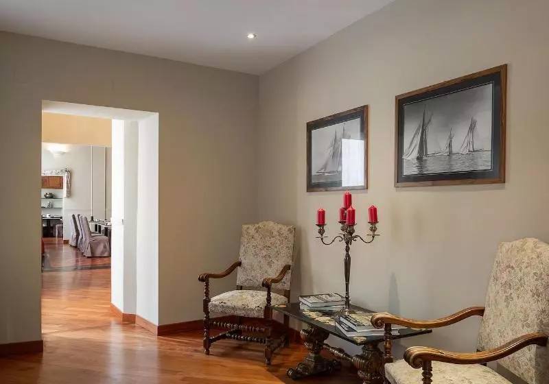 هتل Hnn Luxury Suites