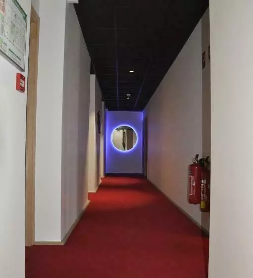 ホテル Les Tonnelles