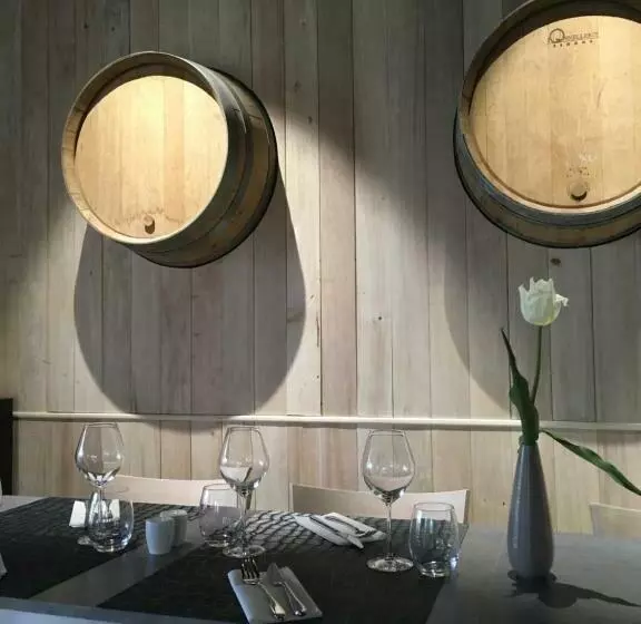 ホテル Les Tonnelles