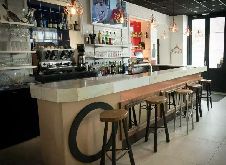 ホテル Les Tonnelles