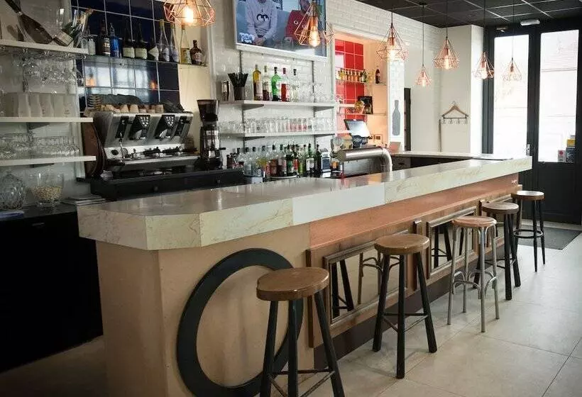 ホテル Les Tonnelles