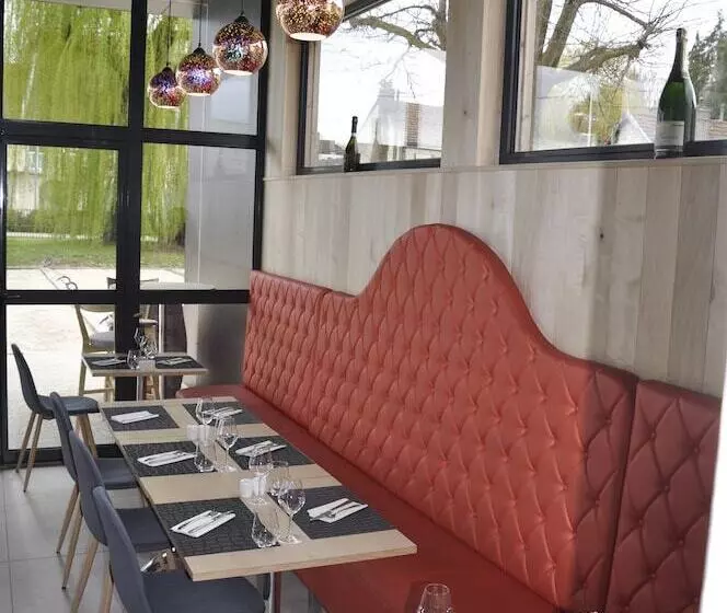 ホテル Les Tonnelles