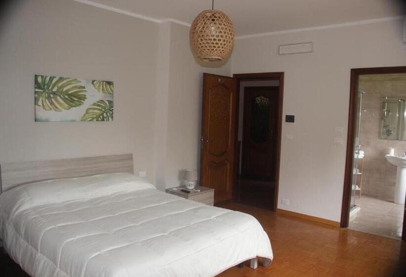 پانسیون Lavillaparking