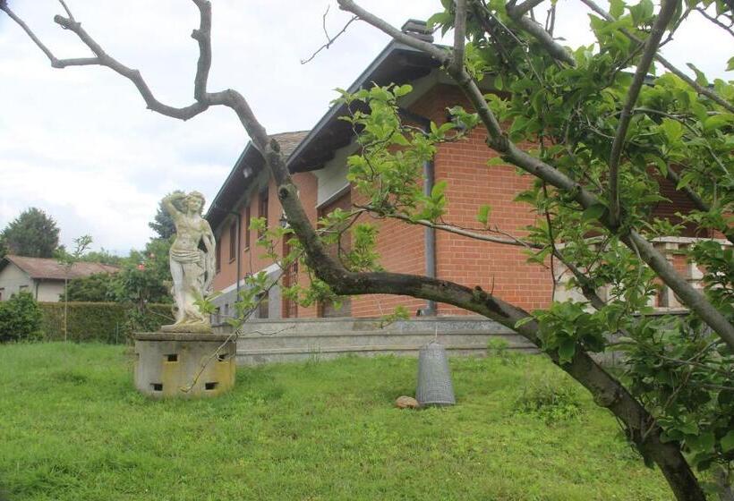 پانسیون Lavillaparking