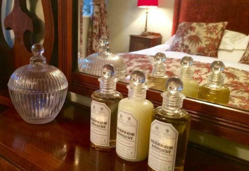 פנסיון Hurstwood Hall