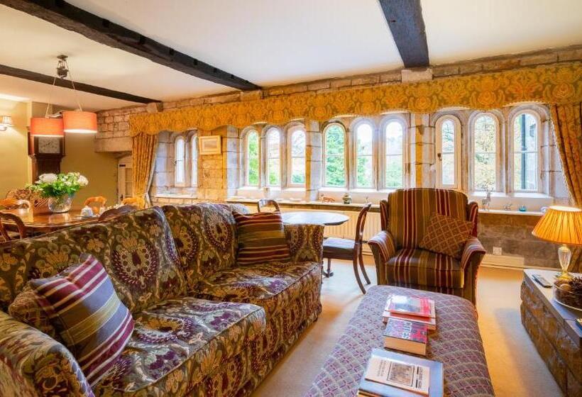 פנסיון Hurstwood Hall