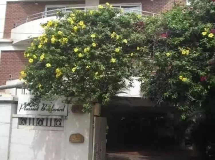 ペンション Pleasant Boulevard Mg Road