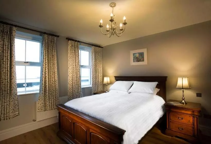 Aamiaismajoitus (B&B) Mcloughlins Of Mulranny