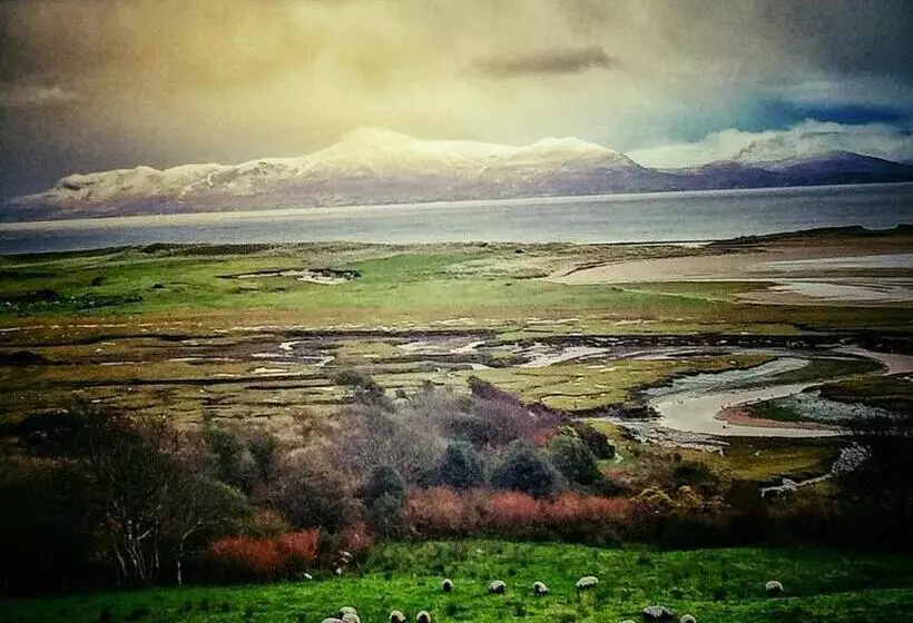 Aamiaismajoitus (B&B) Mcloughlins Of Mulranny