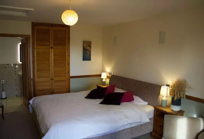 Fernhill Bed And Breakfast