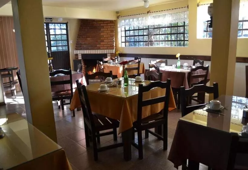 ペンション Pousada Dos Pinheiros