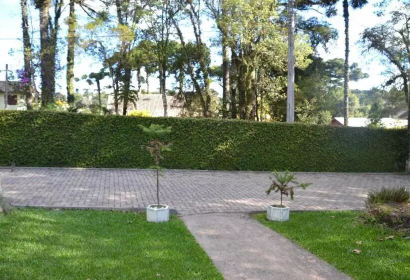 ペンション Pousada Dos Pinheiros