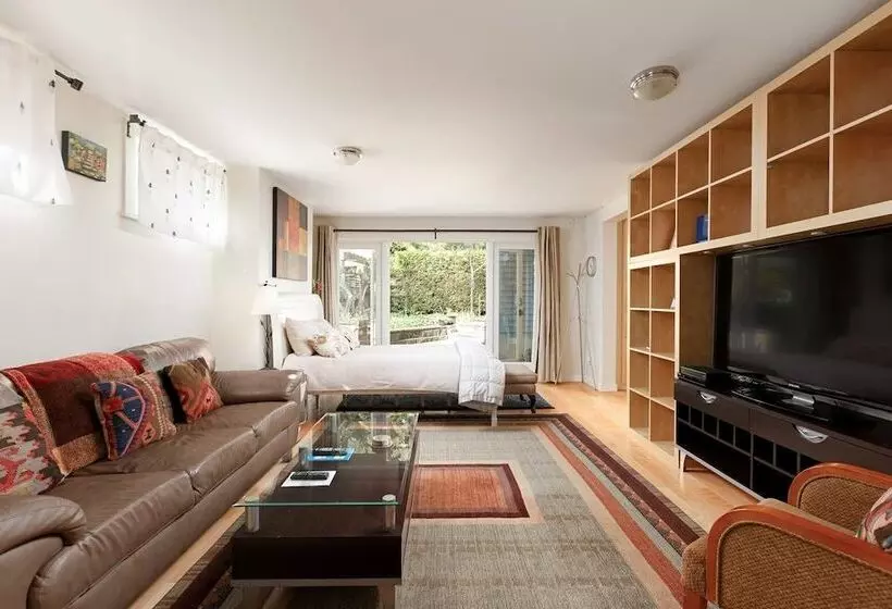 Majatalo Private And Cozy Home In Kerrisdale
