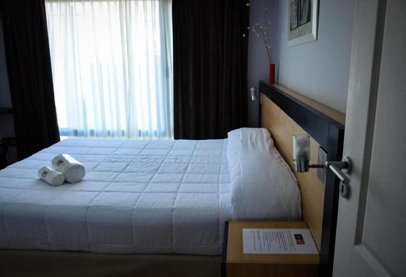 Apart Hotel Rivadavia 815