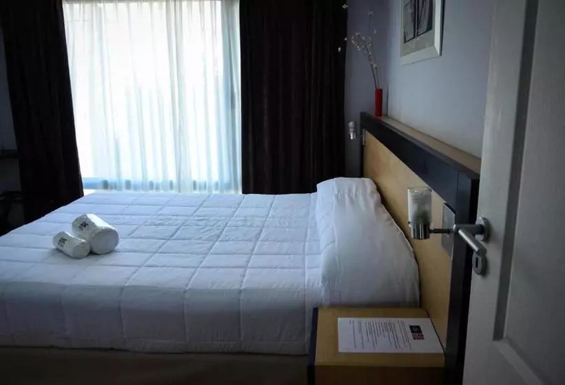 Apart Hotel Rivadavia 815