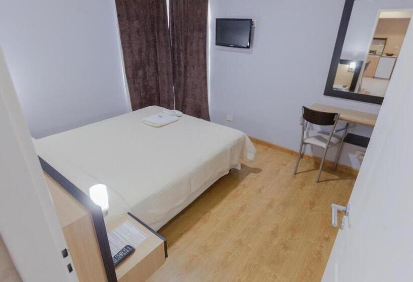 Apart Hotel Rivadavia 815