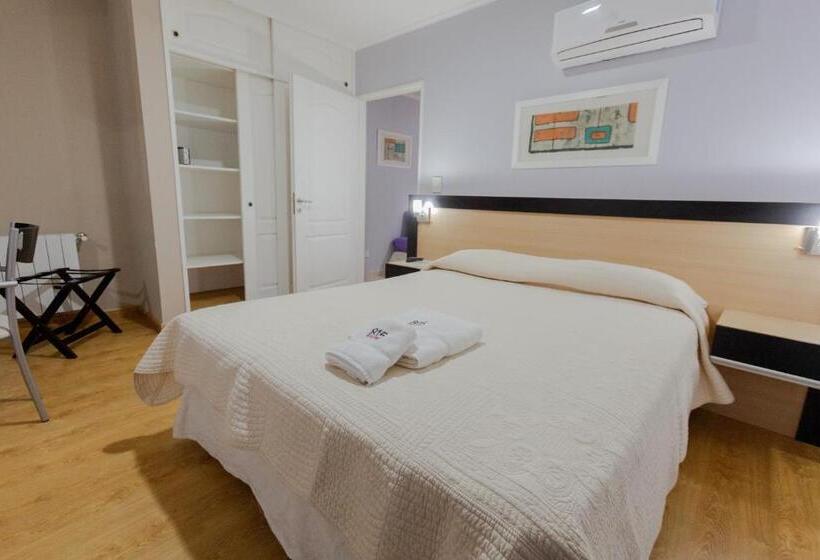 Apart Hotel Rivadavia 815