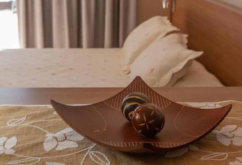 Apart Hotel Rivadavia 815