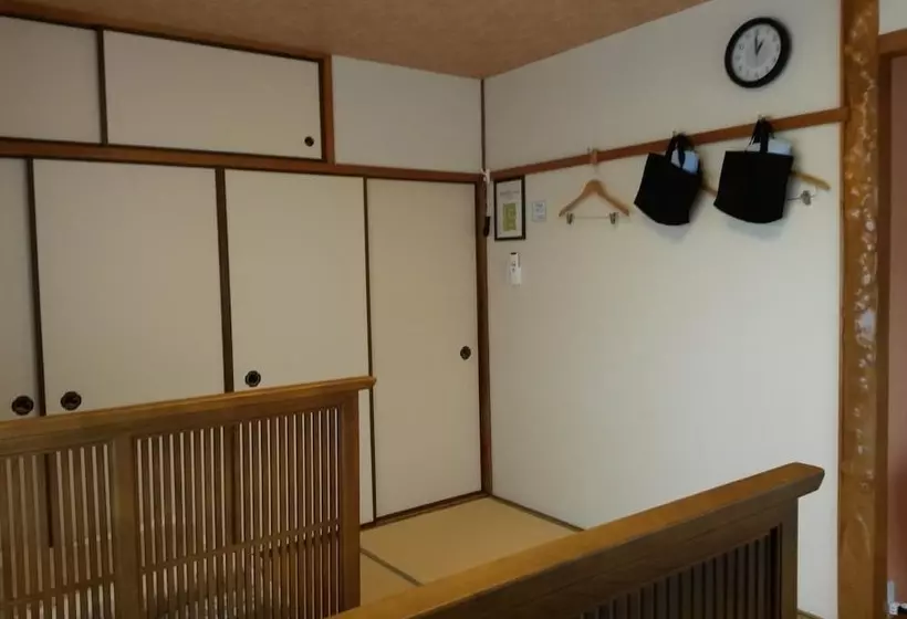 Majatalo Guesthouse Takao   Hostel