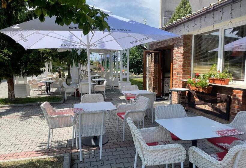 פנסיון Nueva Park