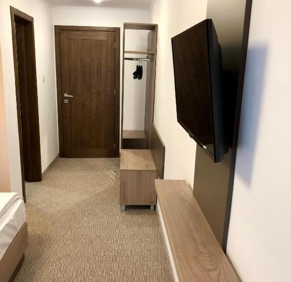 פנסיון Nueva Park