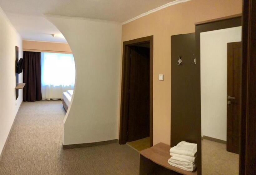 פנסיון Nueva Park