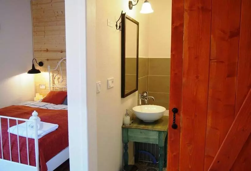 Majatalo Penzion V Peřině