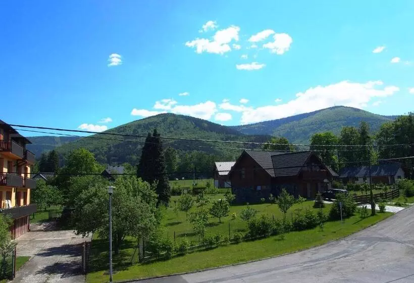 Majatalo Penzion V Peřině