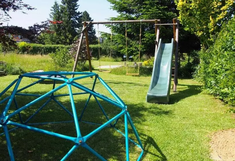 Majatalo Penzion V Peřině