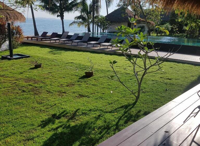 Sunrise Beach Resort