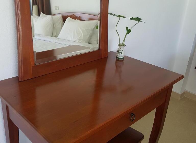 Sunrise Beach Resort