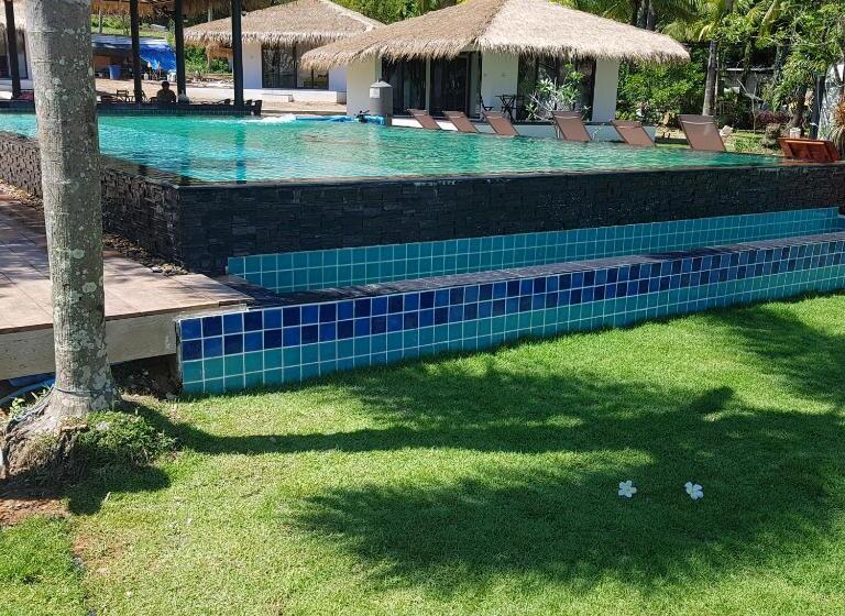 Sunrise Beach Resort