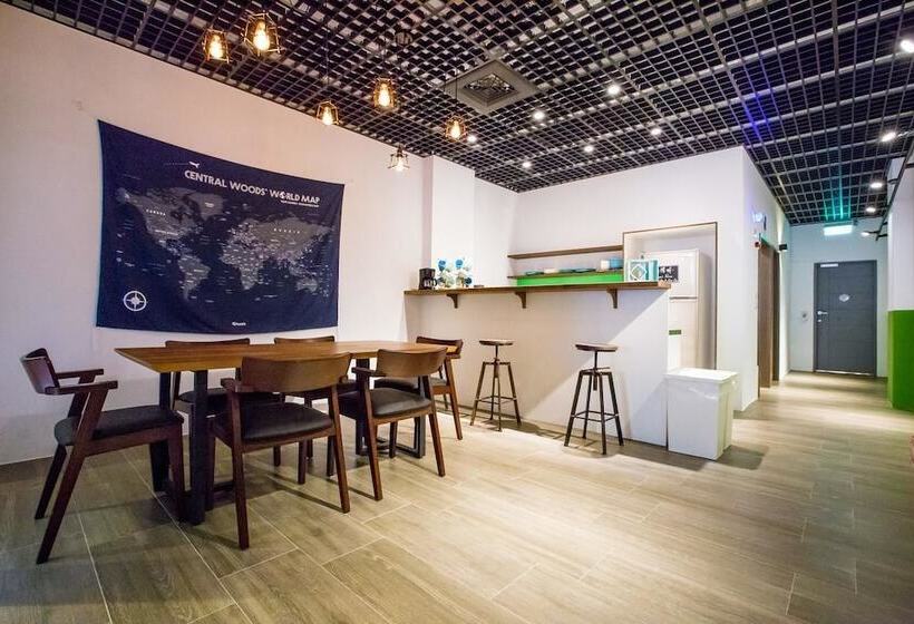 هاستل Central Woods