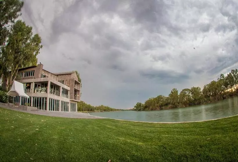 Majatalo Broadwater River Estate