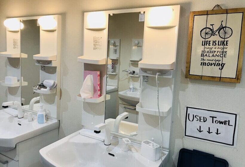 ペンション One Hostel Himeji