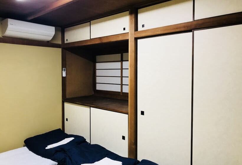 ペンション One Hostel Himeji