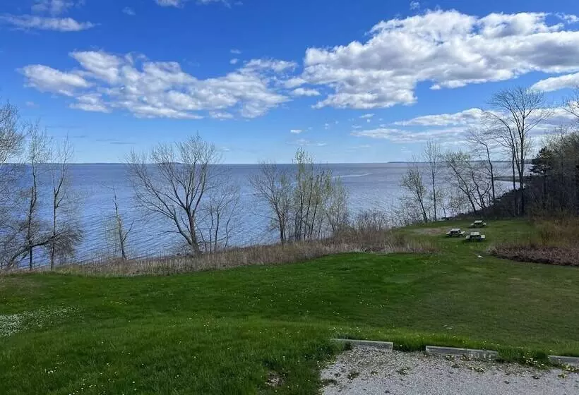 هاستل High Tide Inn On The Ocean, Motel And Cottages