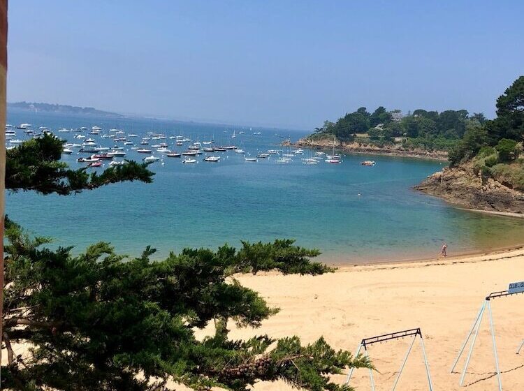 Отель Le Nessay