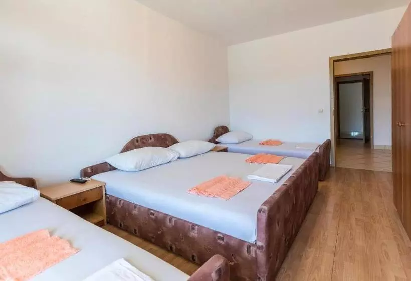 پانسیون Villa Suzana