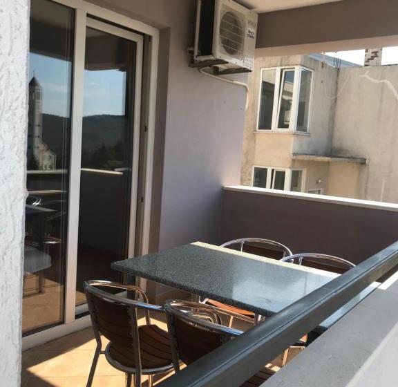 پانسیون Villa Suzana