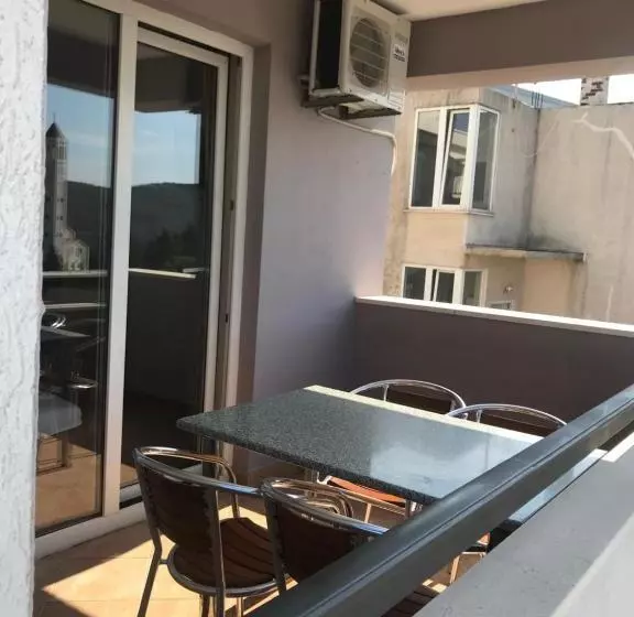 پانسیون Villa Suzana