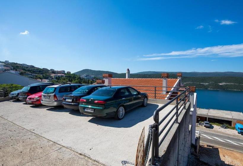 پانسیون Villa Suzana