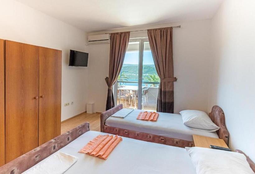 پانسیون Villa Suzana