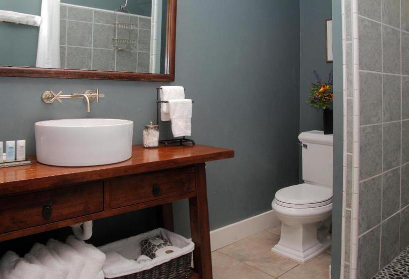 فندق Coho Cottages