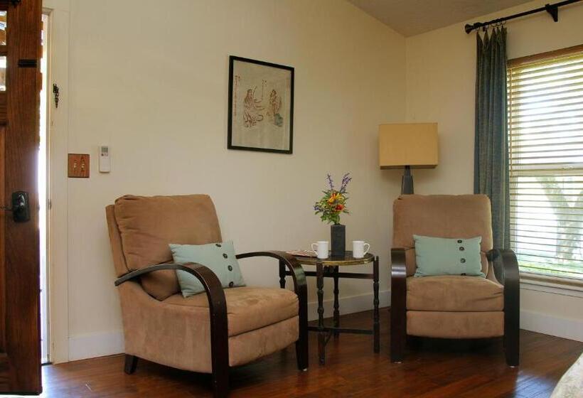 فندق Coho Cottages