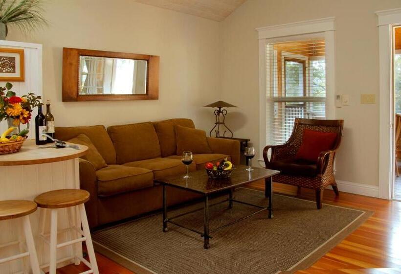 فندق Coho Cottages